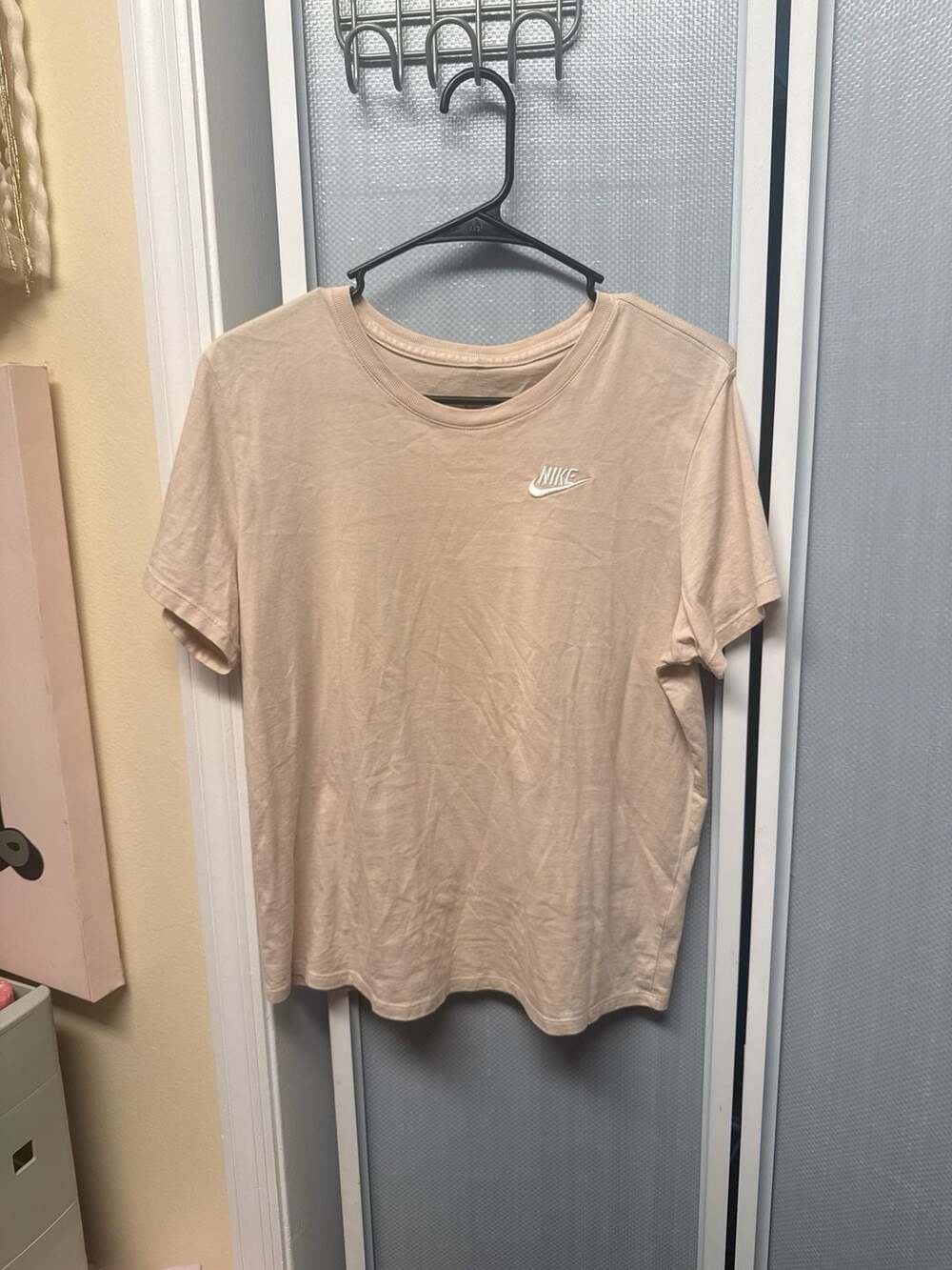 Nike Sportswear Essential Embroidered Logo T-Shirt Beige Tan Size Medium